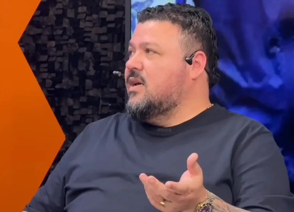 Alex Bagé pelo Grêmio