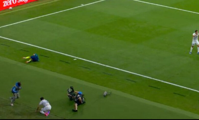 Campaz marca gol para a Colômbia em jogo que quem levou a pior foi o câmera IMG_9194