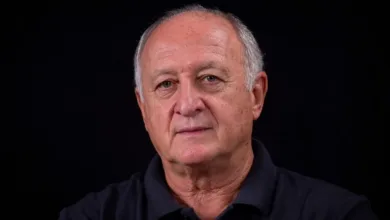 Felipão, do Grêmio, já foi o treinador mais bem pago do mundo Felipão, diretor do Grêmio