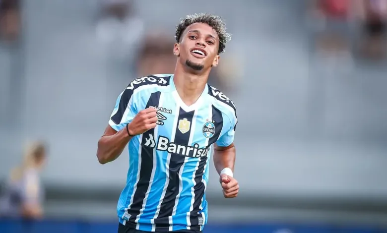 Em namoro antigo com o Grêmio, Bitello desembarca de férias em Porto Alegre Bitello falou do Grêmio e de Suárez