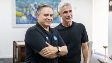 Vice de futebol do Grêmio explica decisão de deixar o cargo em longo texto na web Dutra Jr deixa o Grêmio