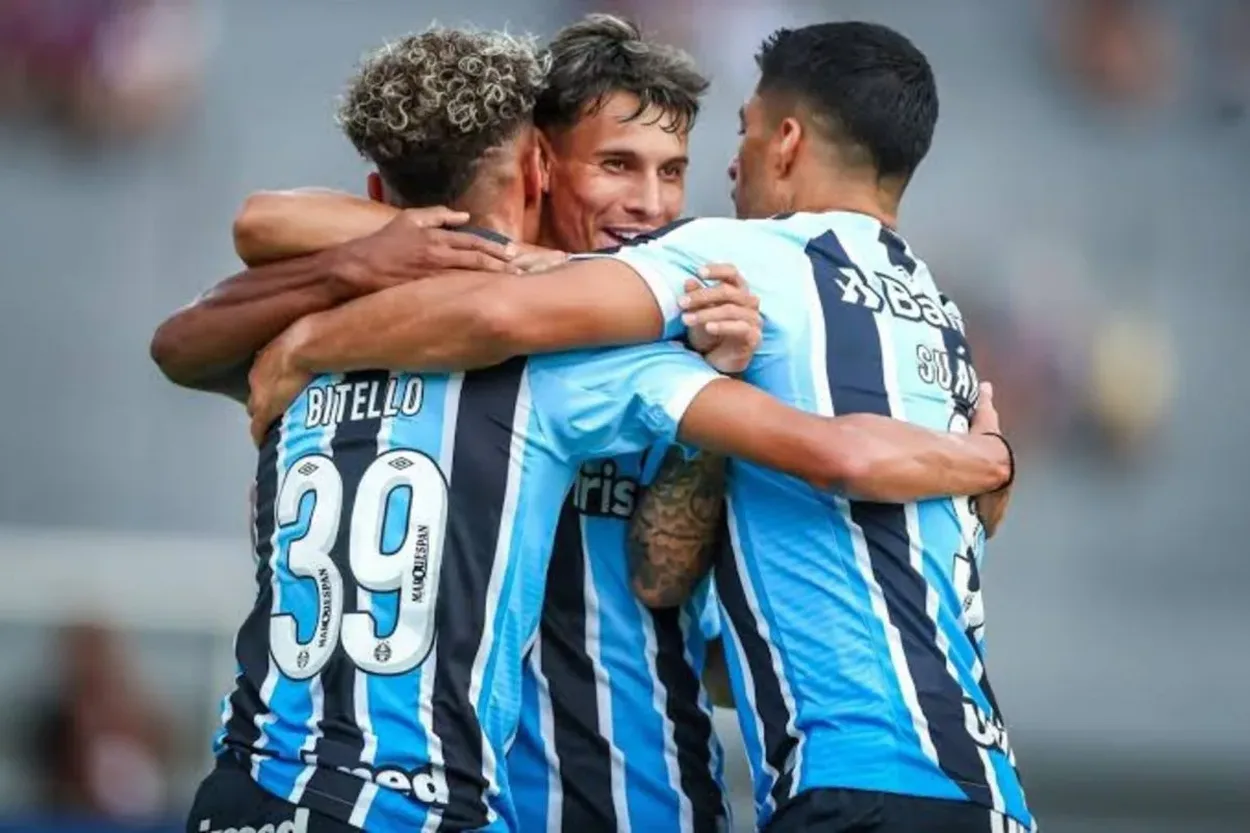 Suárez jogou com Ferreira no Grêmio