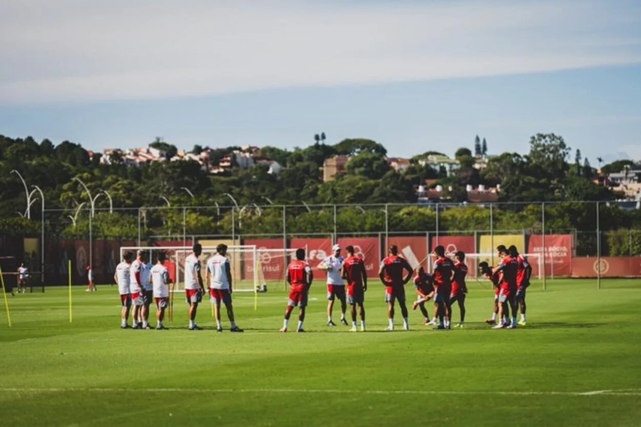 Repórter revela primeira saída encaminhada do elenco do Inter nesta parada Inter hoje