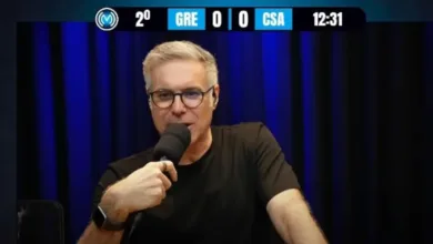Marco de Vargas viraliza ao anunciar "gol vadio" do Grêmio e se define: "Sou um locutor visceral" Marco de Vargas narra o Grêmio