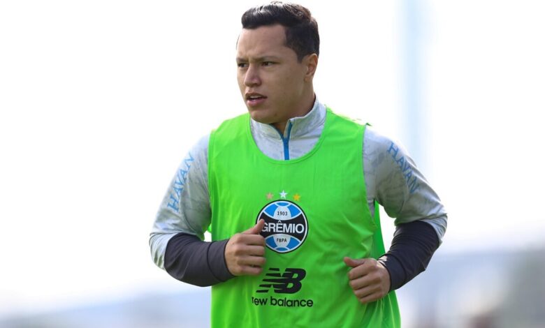 Marlon volta a correr e Grêmio divulga vídeo e entrevista: "Sensação ótima" Marlon pelo Grêmio