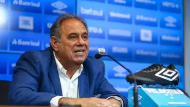 Denis Abrahão revela quem seria o seu treinador dos sonhos no Grêmio: "Adoro ver" Denis Abrahão pelo Grêmio