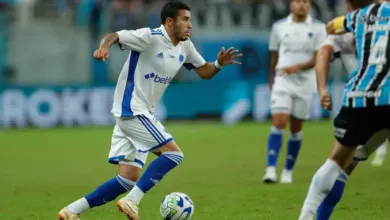 Os motivos que fizeram a diretoria do Grêmio não se interessar por ex-lateral do Inter William do Cruzeiro duelou com Suárez na Arena