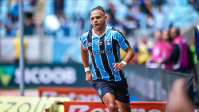 Braithwaite projeta continuidade do ano do Grêmio: "Sempre temos que sonhar" Braithwaite pelo Grêmio