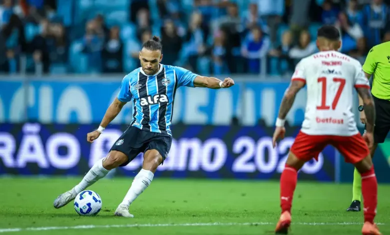 Braithwaite pelo Grêmio