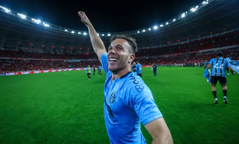 Grêmio publica nota oficial sobre fim das negociações e se despede de Arthur Grêmio de Arthur