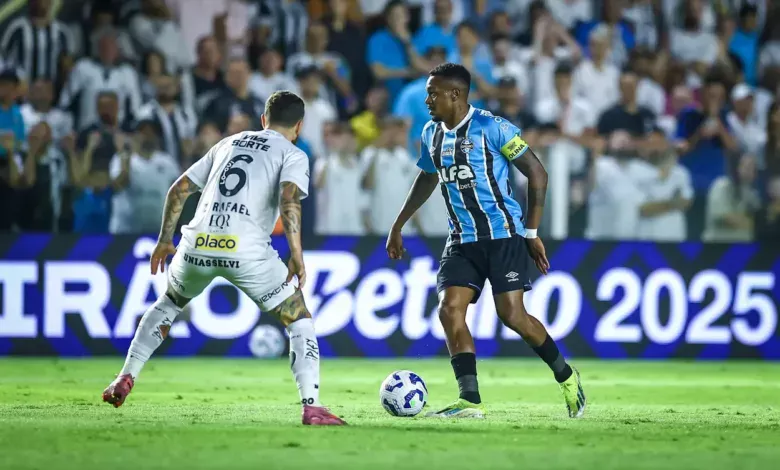 Luís Mário diz que Edenilson ainda jogaria no Grêmio e jornalista deixa estúdio ao vivo Grêmio Oficial / Flickr