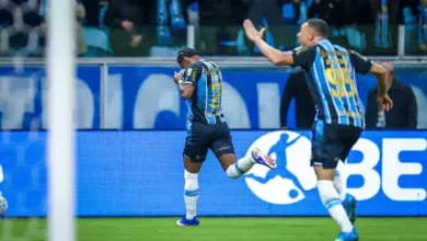 Grêmio tem custo de R$ 95 milhões com futebol em três meses Grêmio com Tetê