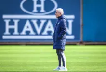 Como é a relação no dia a dia dos jovens do Grêmio com o técnico Luís Castro Luís Castro pelo Grêmio
