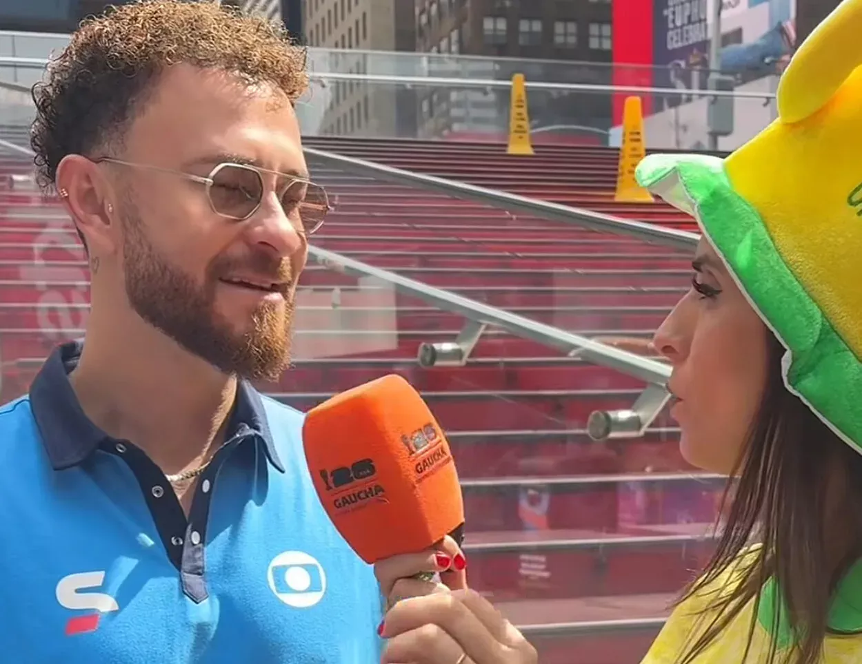 Fred responde perguntas para a Rádio Gaúcha e diz se prefere Grêmio ou Inter Fred Bruno em entrevista na Rádio Gaúcha