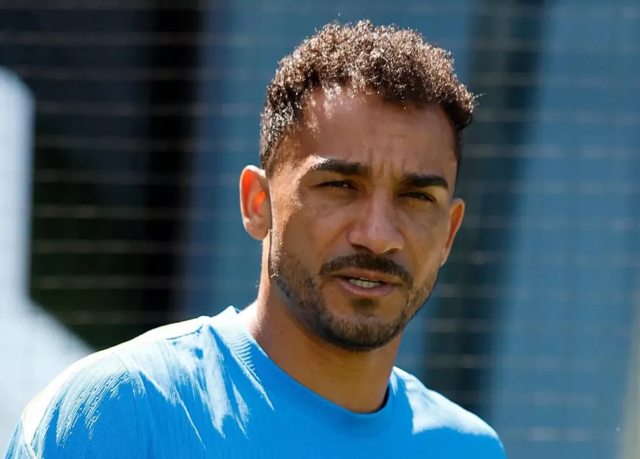 Danilo cita dois países superiores ao Brasil na Copa e vê diferença na "maturidade" Danilo CBF
