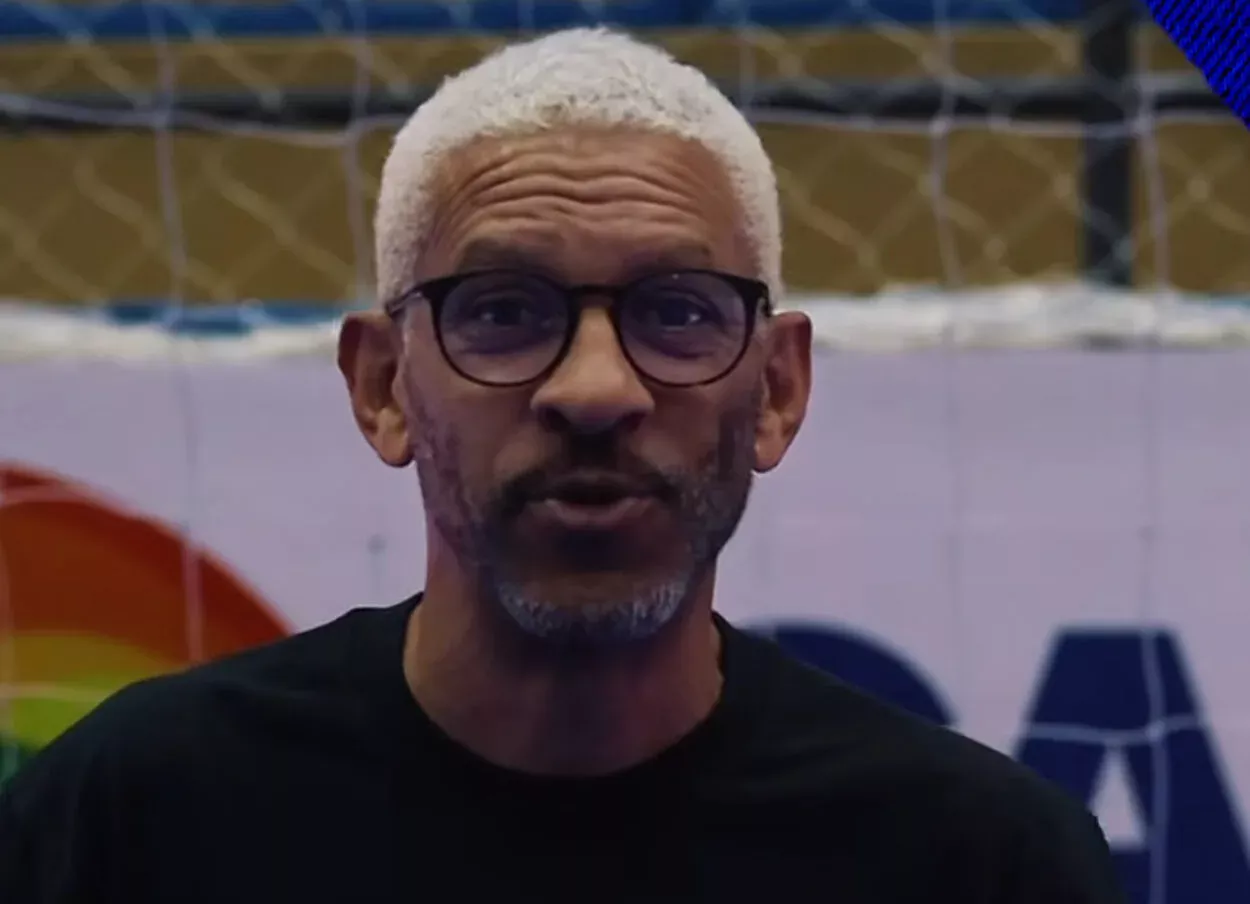 Djalminha grava vídeo no meio da vitória do Brasil, desaprova jogo e critica Ancelotti Djalminha