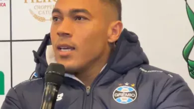 Carlos Vinícius pelo Grêmio