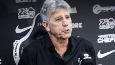 Renato se manifesta pela primeira vez após deixar o Vasco: "Futebol é assim mesmo" Renato pelo Vasco