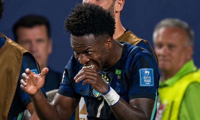 Vini Jr, faz gol contra o Haiti, com a camiseta do Brasil. Falta pouco para cumprir promessa para Felipão, coordenador técnico do Grêmio