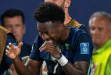 Vini Jr, faz gol contra o Haiti, com a camiseta do Brasil. Falta pouco para cumprir promessa para Felipão, coordenador técnico do Grêmio