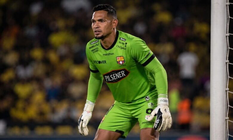 Inter mira goleiro de seleção que já recebeu elogios anteriores de Pezzolano José Contreras atua no Barcelona de Guayaquil e é observado pelo Inter