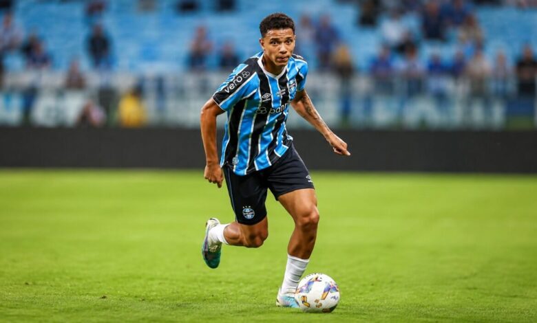 Viery, zagueiro ex-Grêmio, agora na Fiorentina