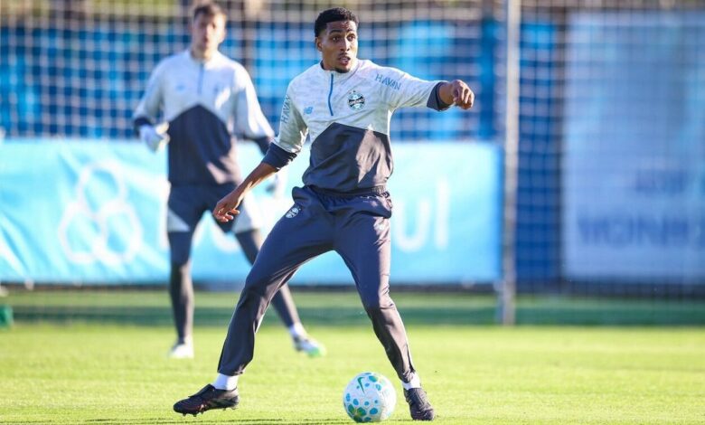 Novo reforço do Gêmio, zagueiro Wallace já reforça o time no amistoso