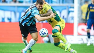 RS - FUTEBOL/CAMPEONATO BRASILEIRO 2025/GREMIO x MIRASSOL - ESPORTES - Lance da partida entre Gremio e Mirassol disputada na tarde deste sabado, na Arena do Gremio, em partida valida pela Campeonato Brasileiro 2025. FOTO: LUCAS UEBEL/GREMIO FBPA
