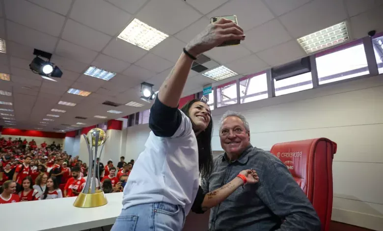 Abel Braga faz balanço dos reforços do Inter no ano e elogia volante: "Se adaptou bem" Abel Braga pelo Inter