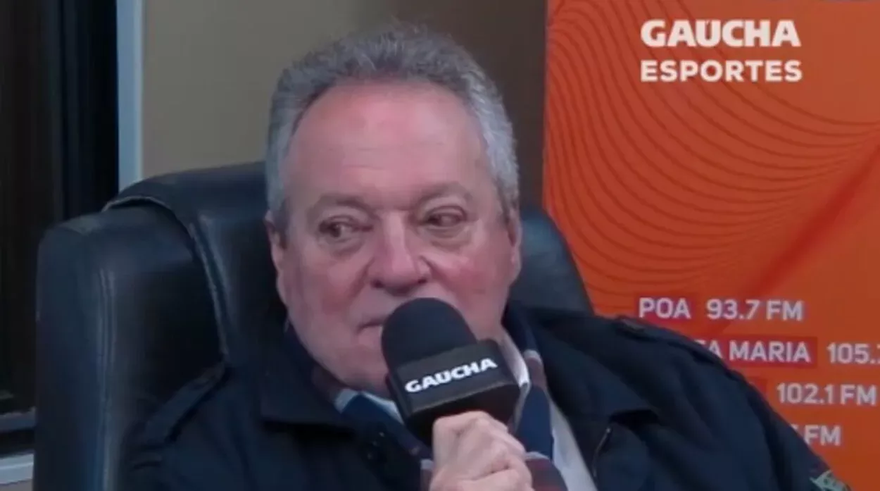 Abel vive dia de comentarista, reverencia CR7 e diz que coletivo do Brasil é "ruim" Abel Braga