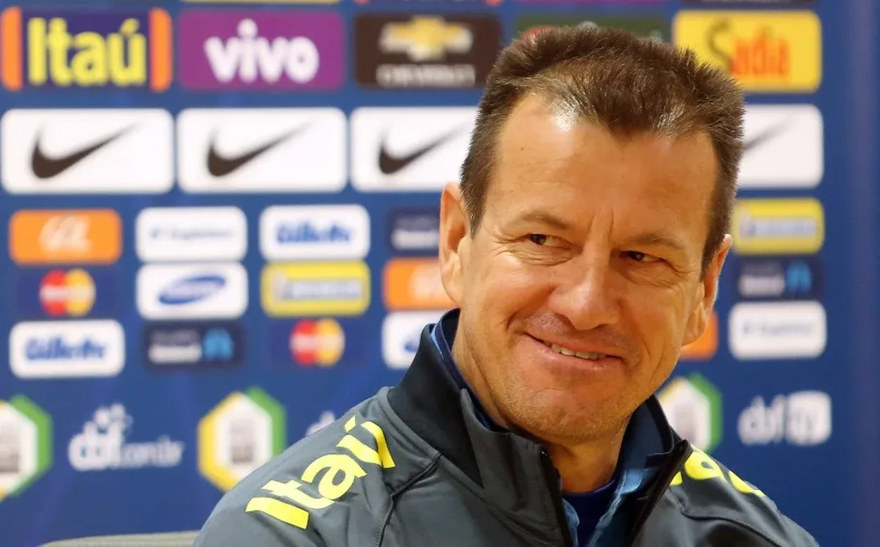 Dunga detona declaração de Danilo antes do 2° jogo do Brasil: "É inadmissível" Dunga