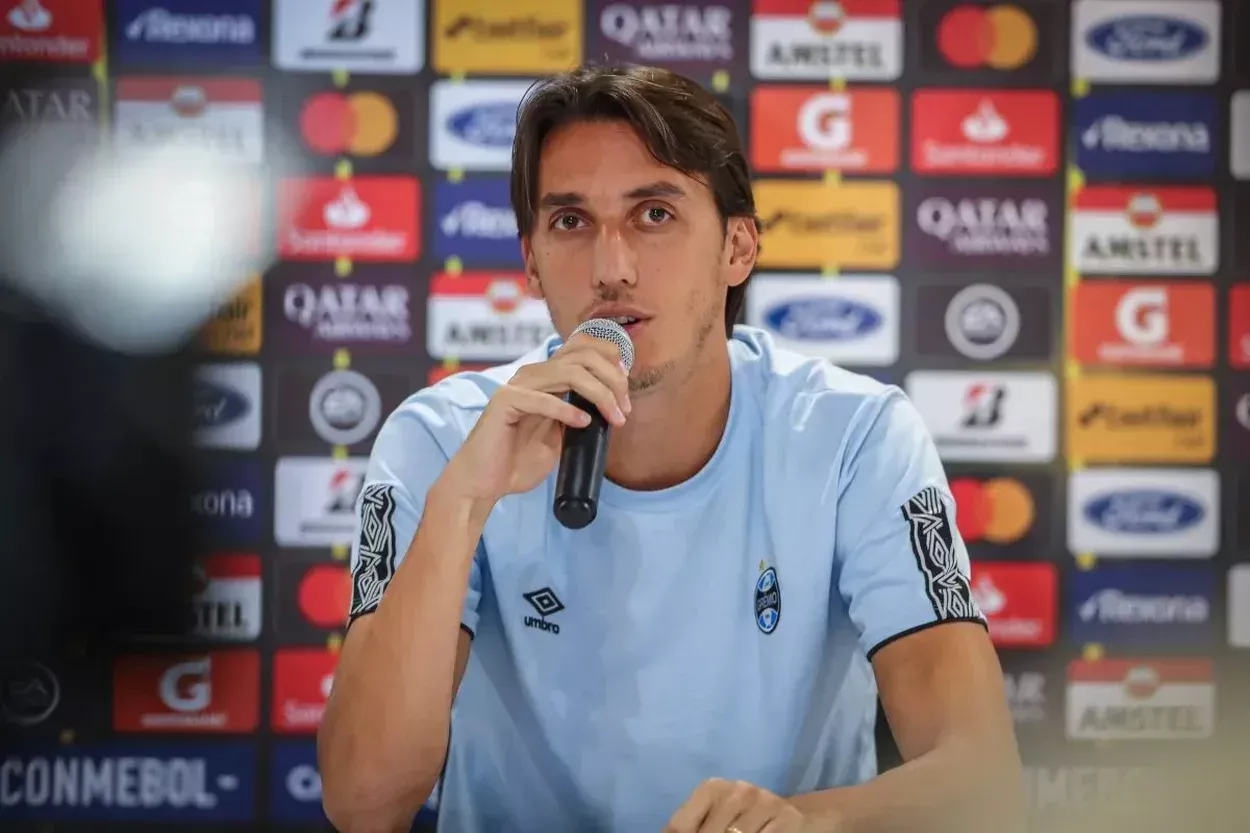 Geromel escolhe jogo inesquecível que fez com a camisa do Grêmio: "Foi sensacional" Geromel pelo Grêmio