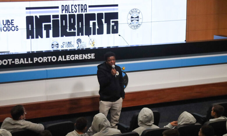 Grêmio realiza palestra contra racismo para os jovens das categorias de base Manuella Menegassi / Grêmio FBPA