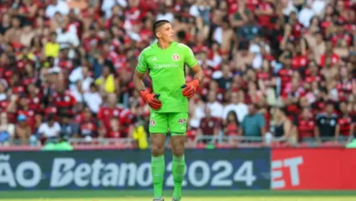 Inter adota tratamento conservador para Rochet e mira retorno nas próximas semanas Rochet pelo Inter