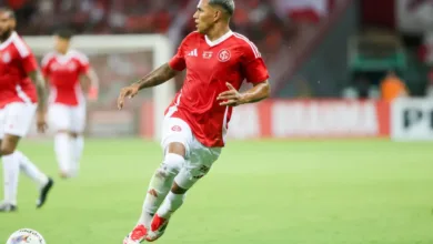 Inter agita o mercado e retira jogador dos relacionados contra o Flamengo Aguirre Inter Roger