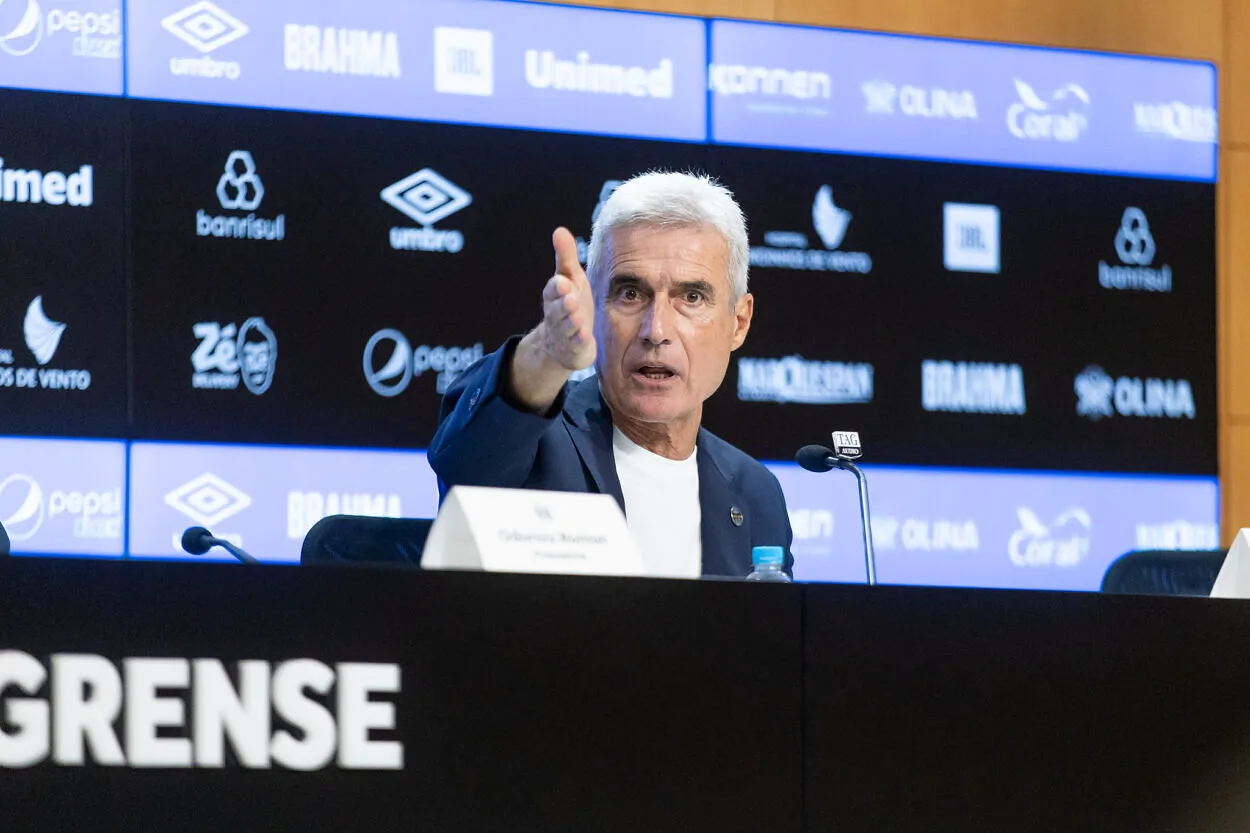 Grêmio trocou de técnico oito vezes desde 2021 e ainda busca uma identidade Botafogo já teve Luís Castro, hoje no Grêmio