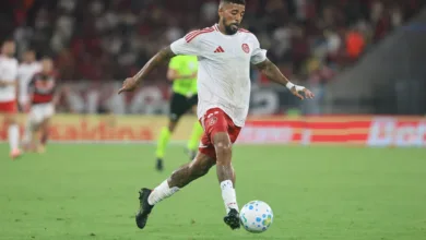Inter tem Paulinho em busca de retomada no meio e "pressão" sobre Félix Torres Paulinho Paula no Inter