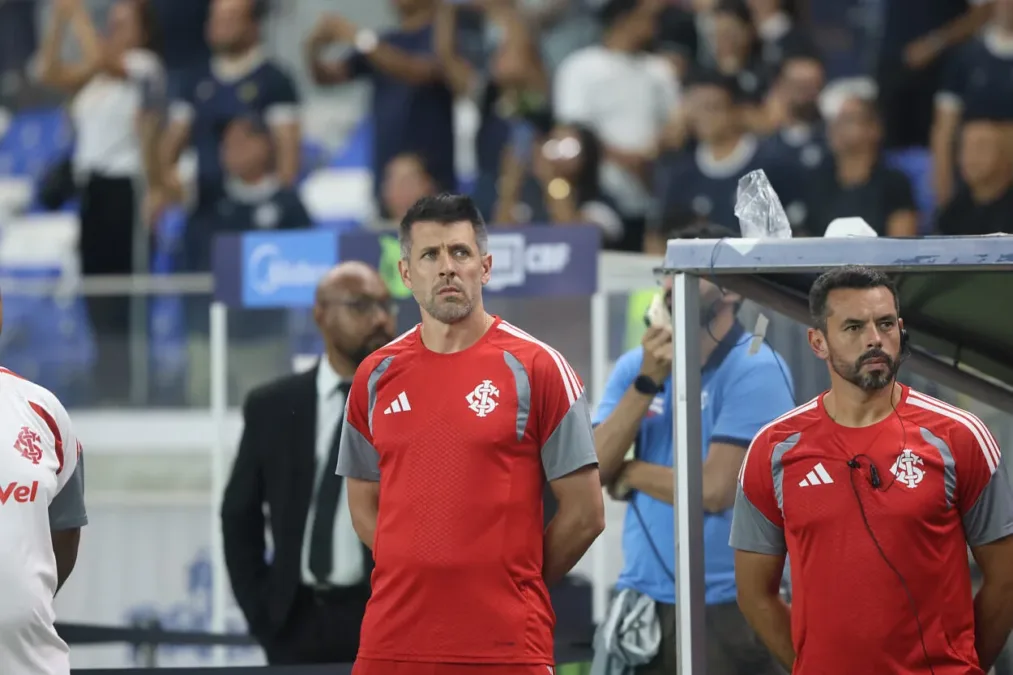 Zona Mista - Notícias, mercado da bola e bastidores do futebol Pezzolano pelo Inter