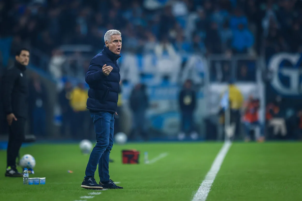 Goleiro do Grêmio assume culpa do elenco e defende trabalho de Luís Castro no Grêmio Grêmio de Castro