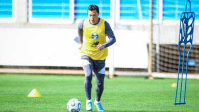 Marlon antecipa recuperação e pode voltar ao Grêmio contra o Fluminense Marlon, Jogador do Gremio realizam treino técnico durante a manha deste sabado, no CT Luiz Carvalho, na preparação para a partida valida pela Copa Sul Americana 2026.