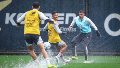 Jogadores do Gremio realizam treino técnico durante a manha desta terca-feira, no CT Luiz Carvalho, na preparação para a partida valida pela Copa Sul Americana 2026. FOTO: LUCAS UEBEL/GREMIO FBPA