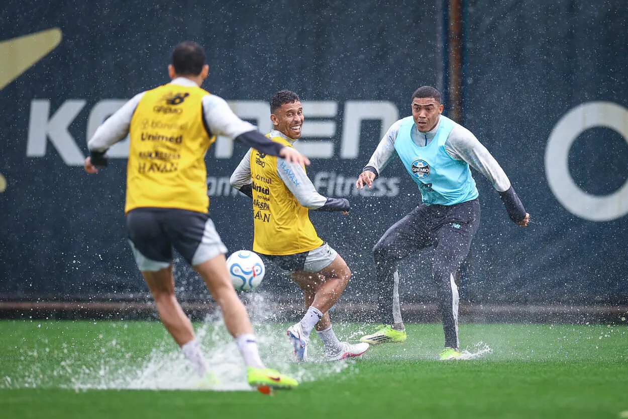 Grêmio recebe palestra antes de encarar novas regras do futebol contra o Bolívar Jogadores do Gremio realizam treino técnico durante a manha desta terca-feira, no CT Luiz Carvalho, na preparação para a partida valida pela Copa Sul Americana 2026. FOTO: LUCAS UEBEL/GREMIO FBPA