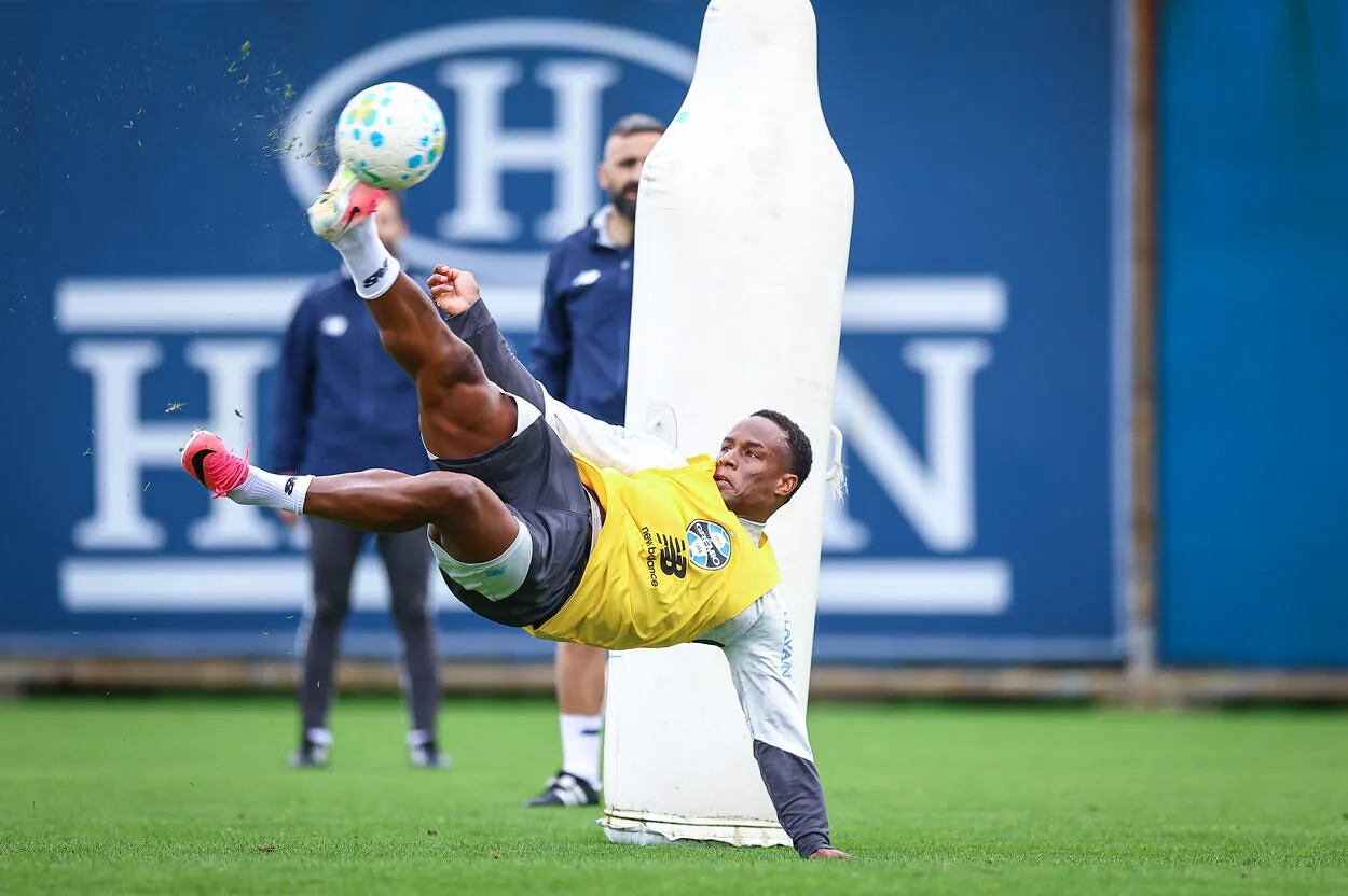 Jovane Cabral pelo Grêmio