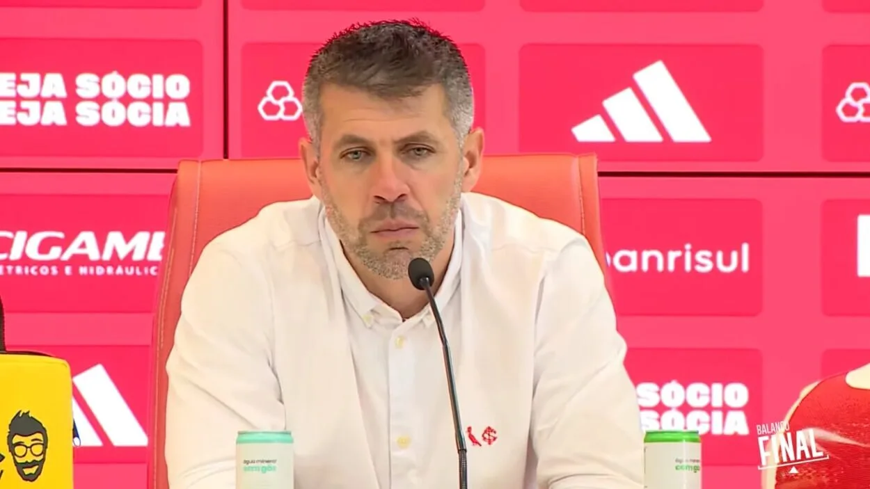 Paulo Pezzolano concede entrevista após derrota do Inter por 2x1 para o Cruzeiro