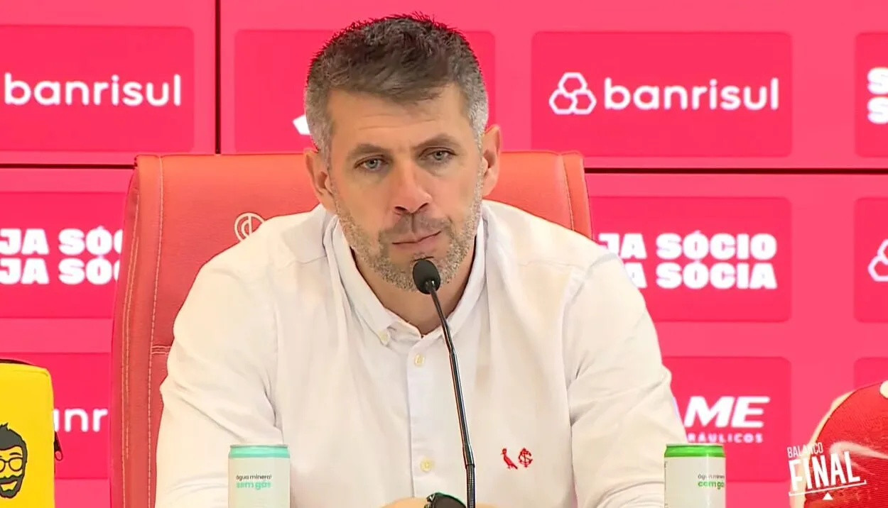 Paulo Pezzolano concede entrevista após derrota do Inter por 2x1 para o Cruzeiro