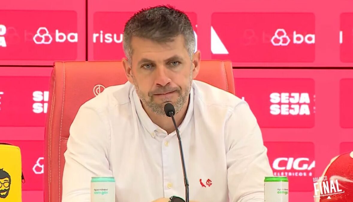 Paulo Pezzolano concede entrevista após derrota do Inter por 2x1 para o Cruzeiro