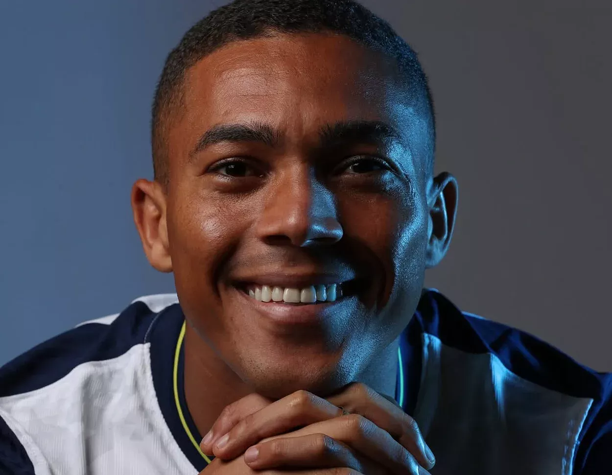 Grêmio tem três titulares aptos a pré-contrato e quatro casos sob avaliação Carlos Vinícius ex-Tottenham