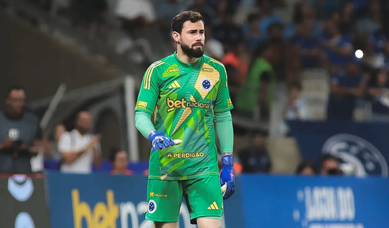 Matheus Cunha chega ao Inter