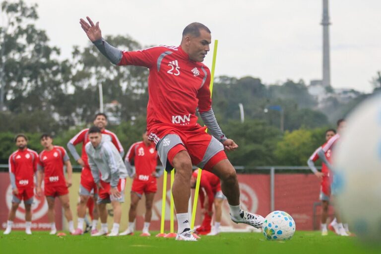 Gabriel Mercado treina para Inter x Flamengo