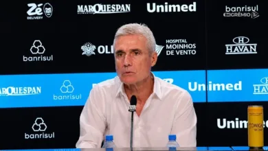 Luís Castro elogia atuação do Grêmio e já fala da chegada de Cabral ao elenco Luís Castro, Grêmio